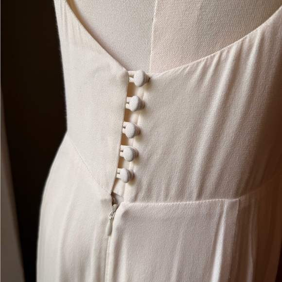 Reformation Lecce gown in Ivory Coast - Picture 8 of 11